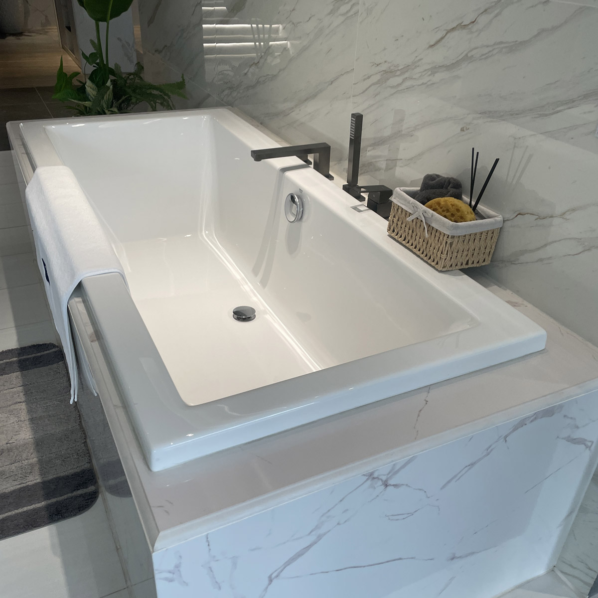 Bồn tắm xây 1m8 Eurocube Grohe 39159000 - 3