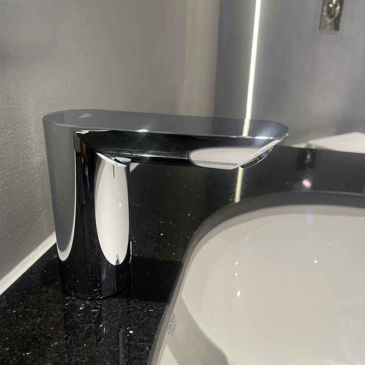 Vòi chậu cảm ứng dùng pin Bau Cosmopolitan E GROHE 36451000 - 4