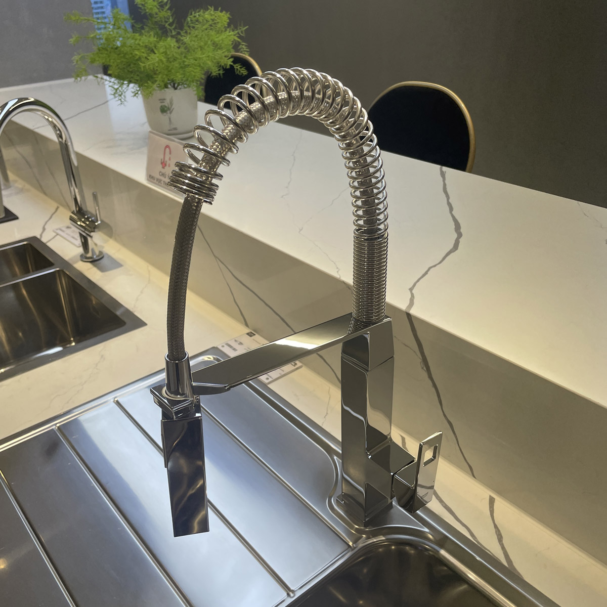 Vòi bếp nóng lạnh cần lò xo Eurocube GROHE 31395000 - 4