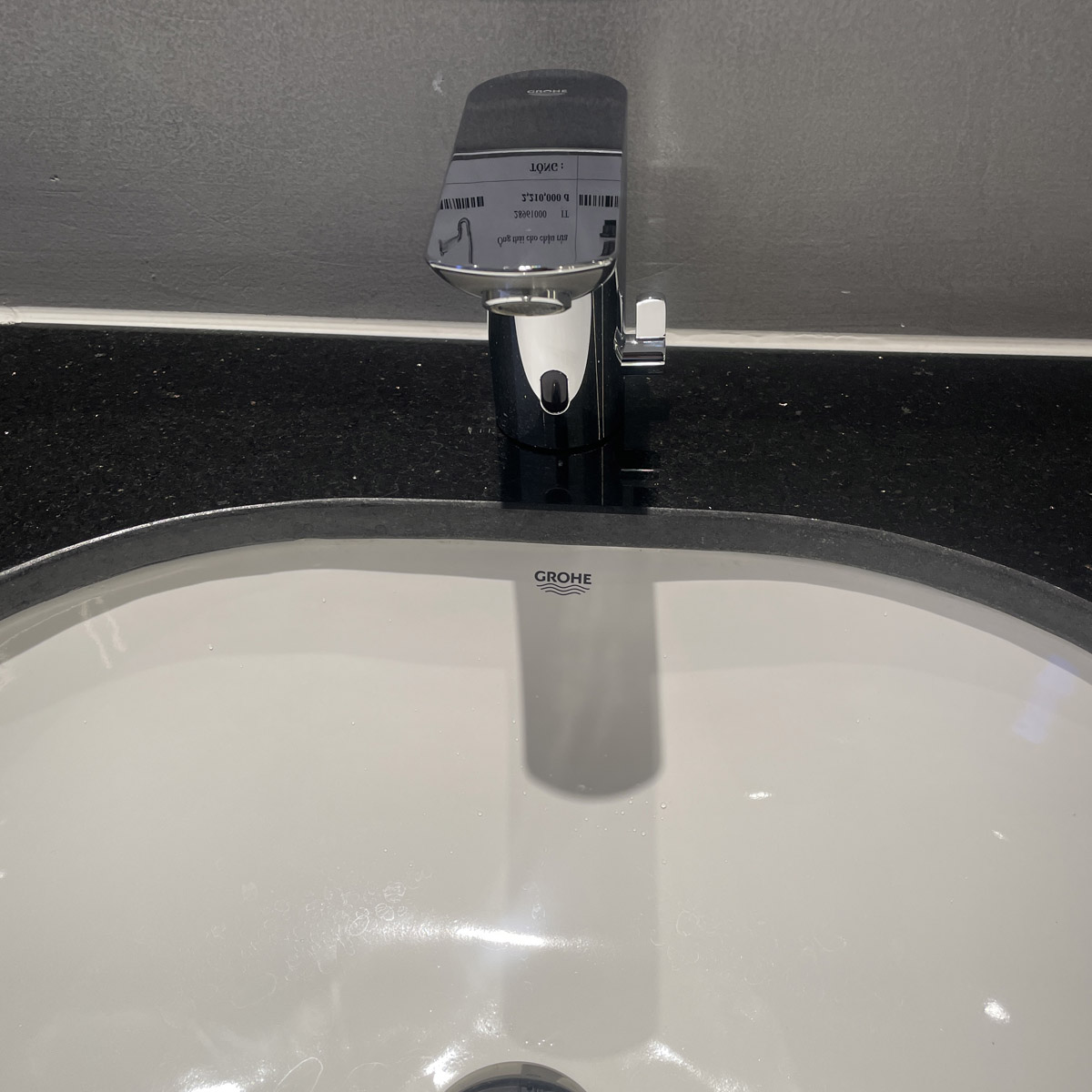 Vòi chậu cảm ứng dùng pin Bau Cosmopolitan E GROHE 36451000 - 3
