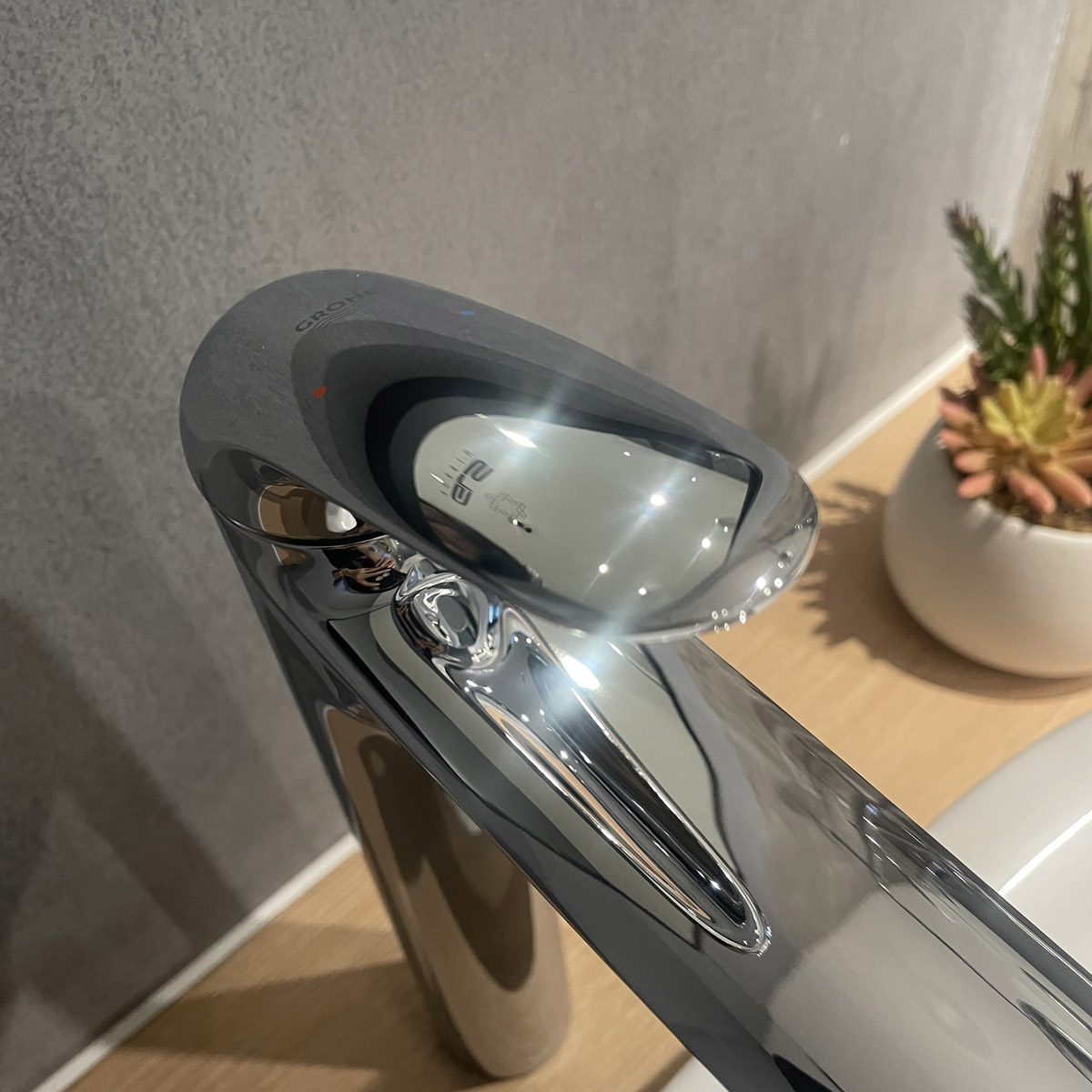 Vòi chậu nóng lạnh Eurostyle Solid XL-size GROHE 23719003 - 11
