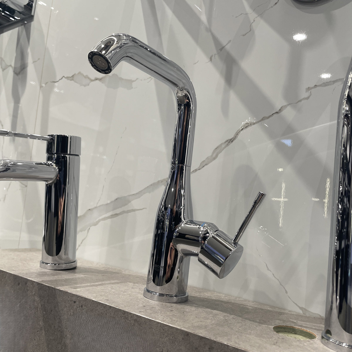 Vòi chậu nóng lạnh Essence L-size GROHE 32628001 - 9