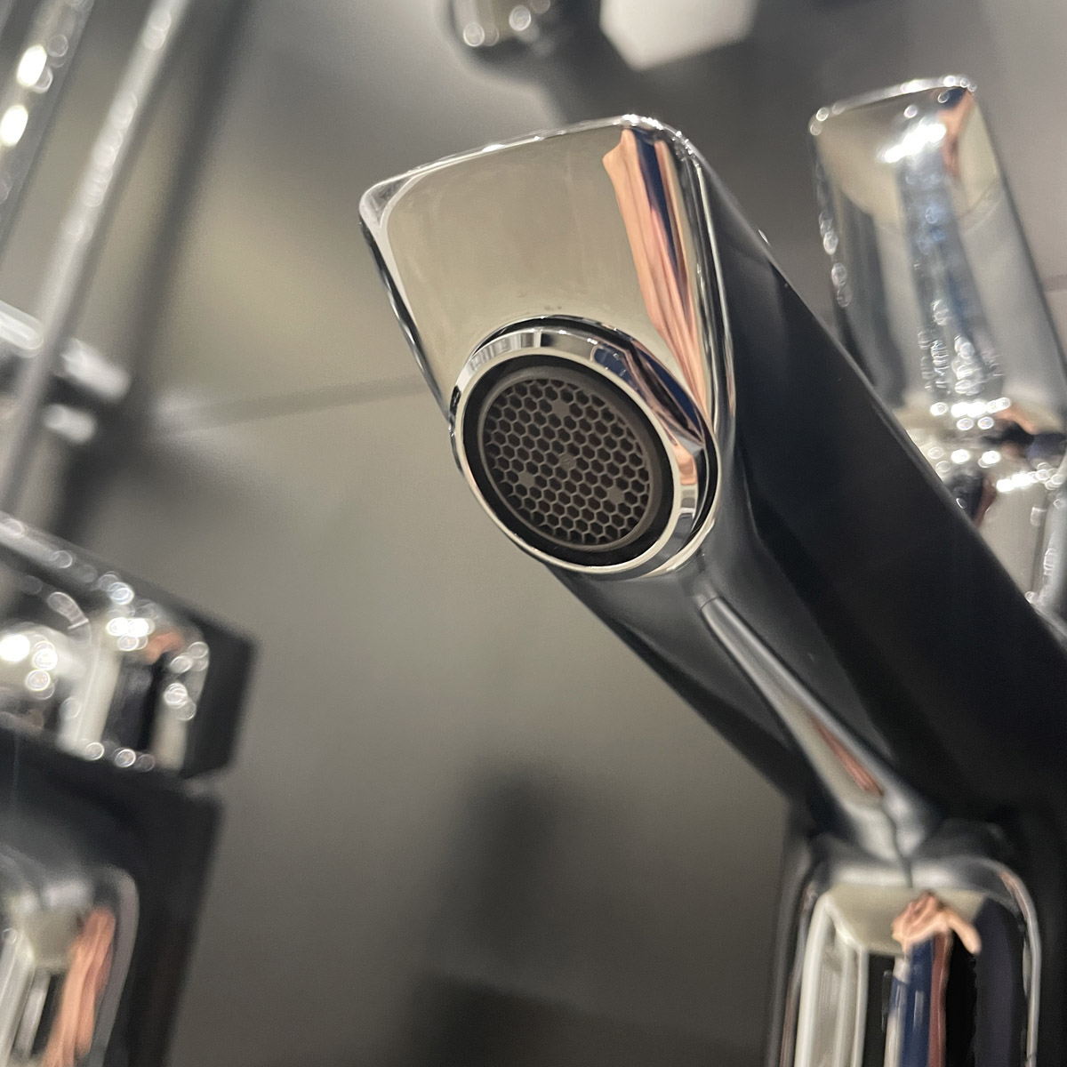 Vòi chậu nóng lạnh BauEdge M-size Grohe 23093001 - 8