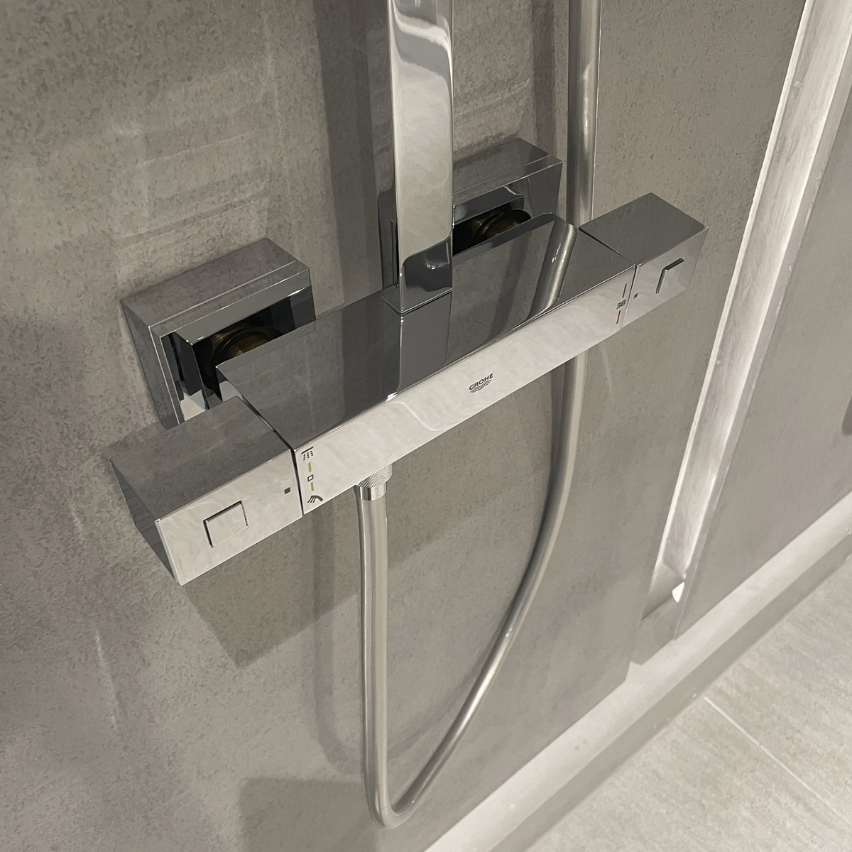 Bộ sen cây tắm đứng nhiệt độ Euphoria Cube GROHE 26087000 - 6