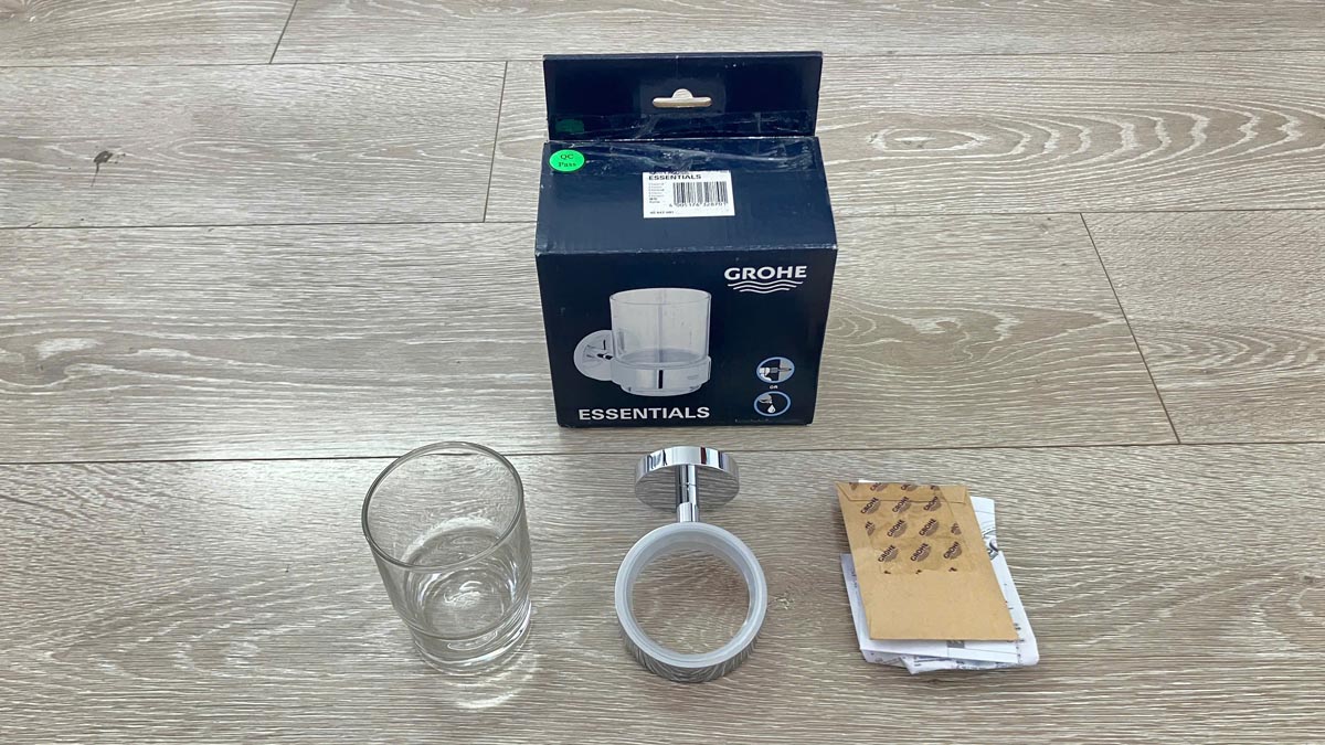 Bộ giá và ly thủy tinh gắn tường Essentials GROHE 40447001 - 5