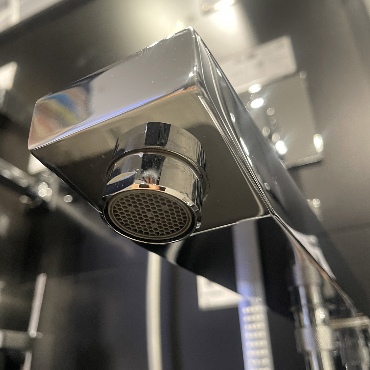 Vòi tắm đặt sàn Eurocube Joy GROHE 23667001 - 7