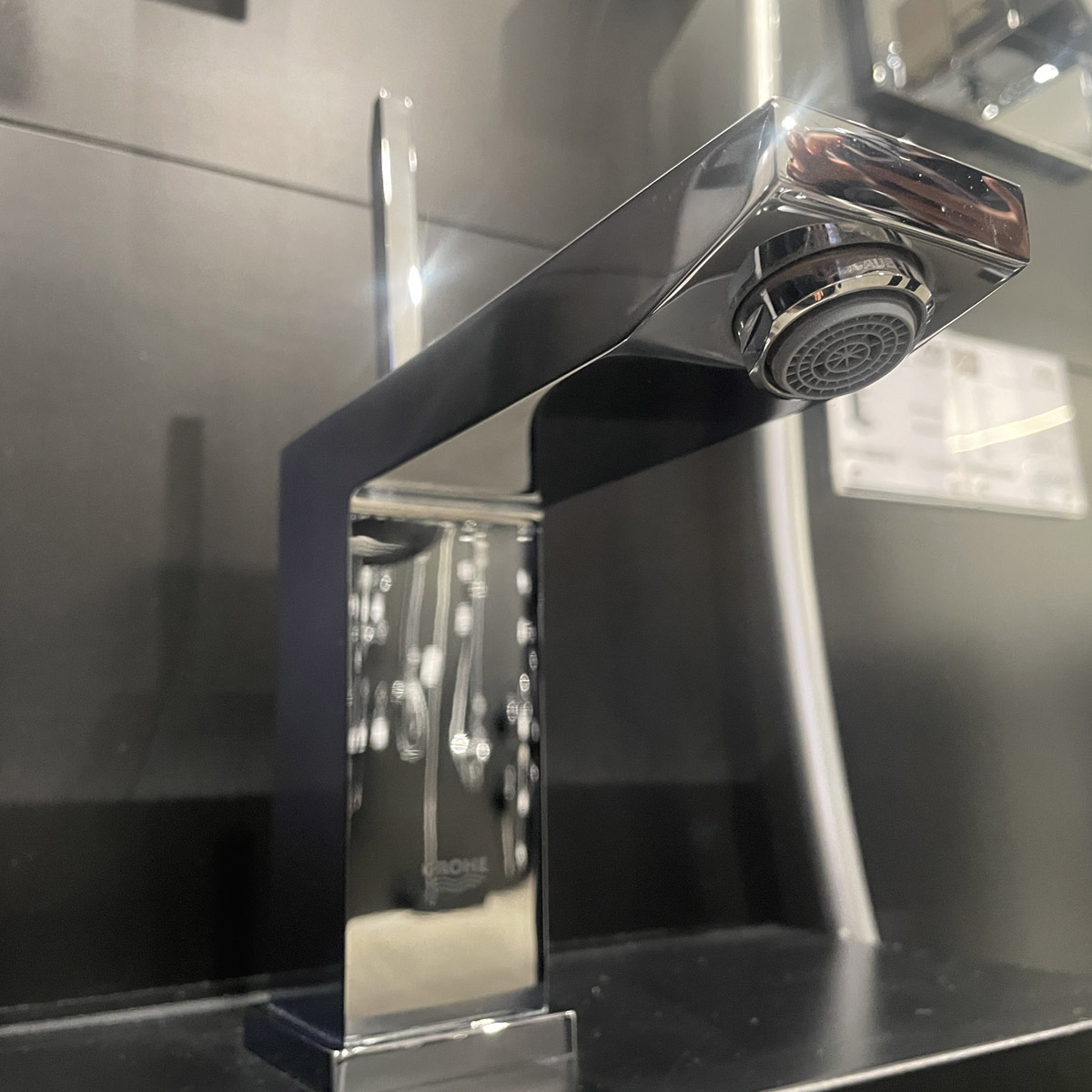 Vòi chậu nóng lạnh Eurocube Joy GROHE 23657000 - 7