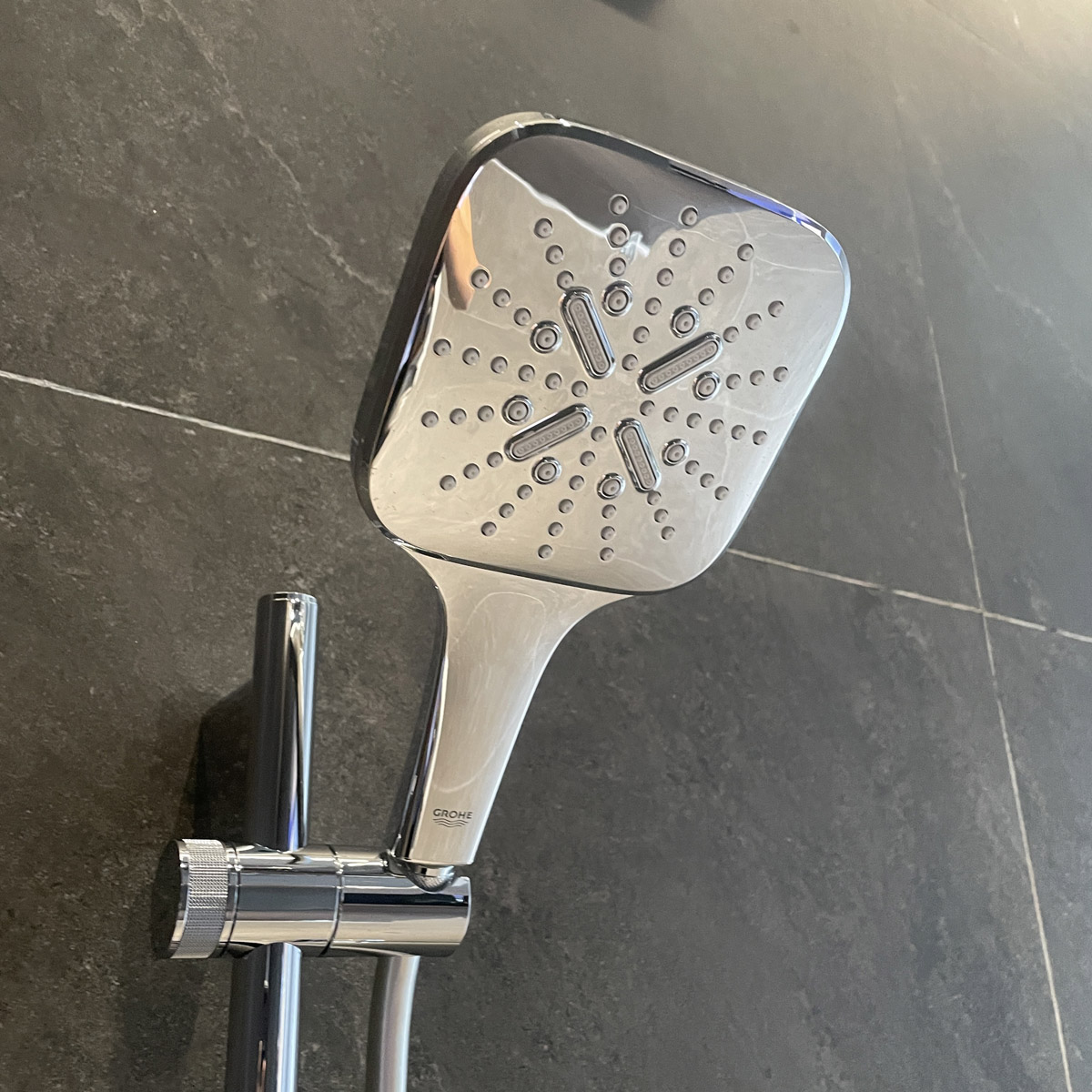 Bộ tay sen tắm và thanh trượt SmartActive 3 chế độ GROHE 26583000 - 4