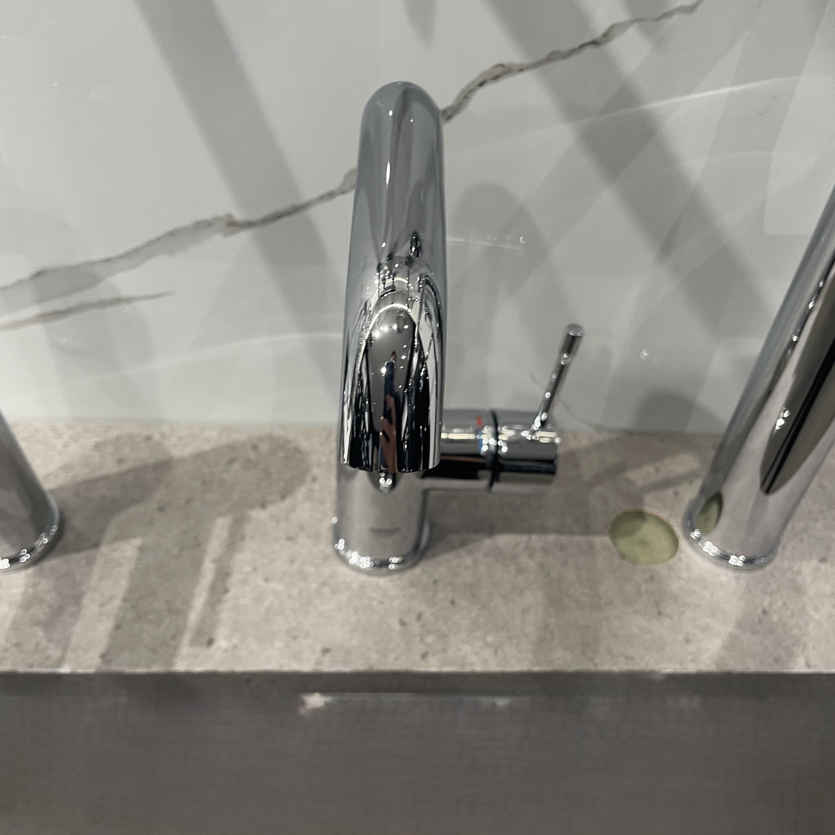 Vòi chậu nóng lạnh Essence L-size GROHE 32628001 - 7