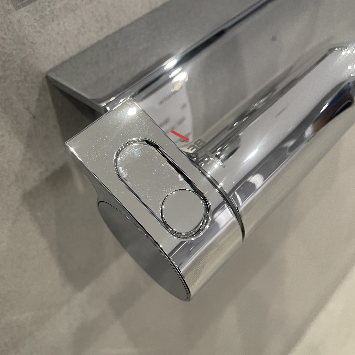 Củ sen tắm nhiệt độ Grohtherm 2000 GROHE 34464001 - 9