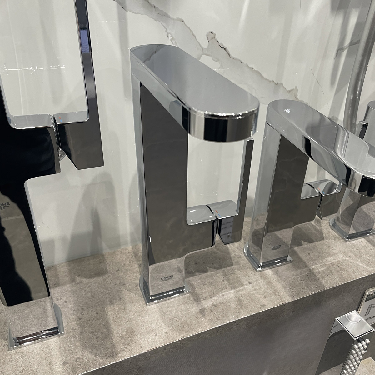 Vòi chậu nóng lạnh plus L-size Grohe 23844003 - 3
