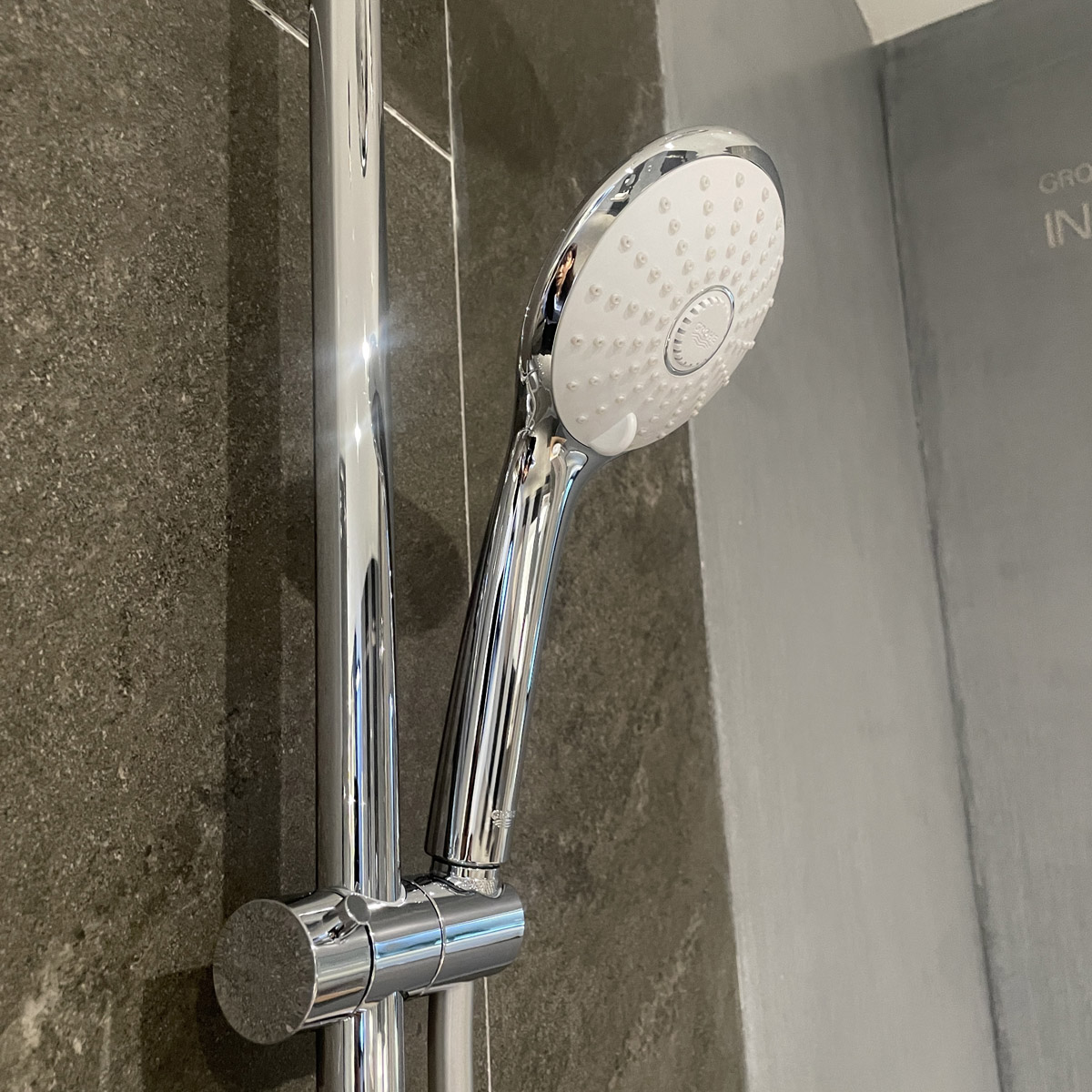 Bộ cây sen tắm ổn nhiệt SmartControl Euphoria Grohe 26510000 - 7