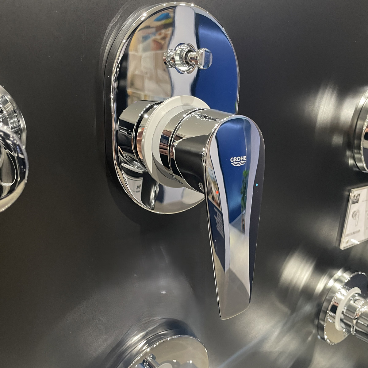 Bộ trộn sen tắm âm tường BauEdge OHM GROHE 29039001 - 5