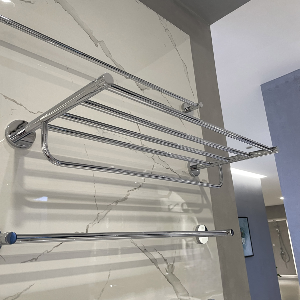 Thanh treo khăn Essentials 550mm GROHE 40800001 - 8
