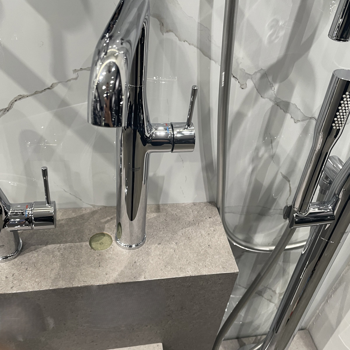 Vòi chậu nóng lạnh Essence XL-size GROHE 32901001 - 9
