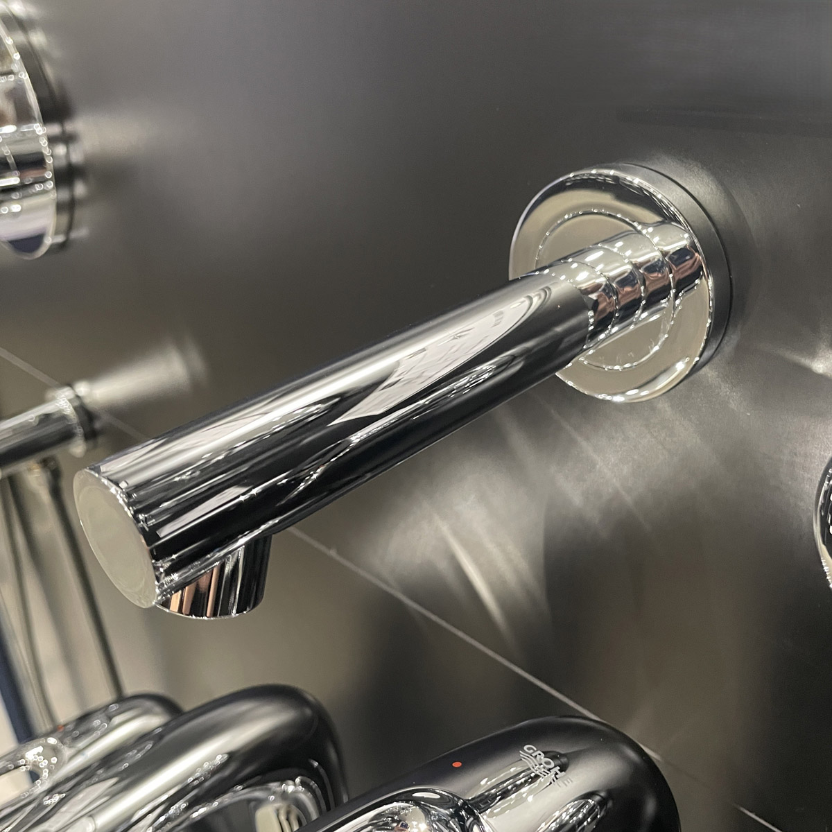 Vòi chậu gắn tường nóng lạnh 2 lỗ Concetto GROHE 19575001 - 3