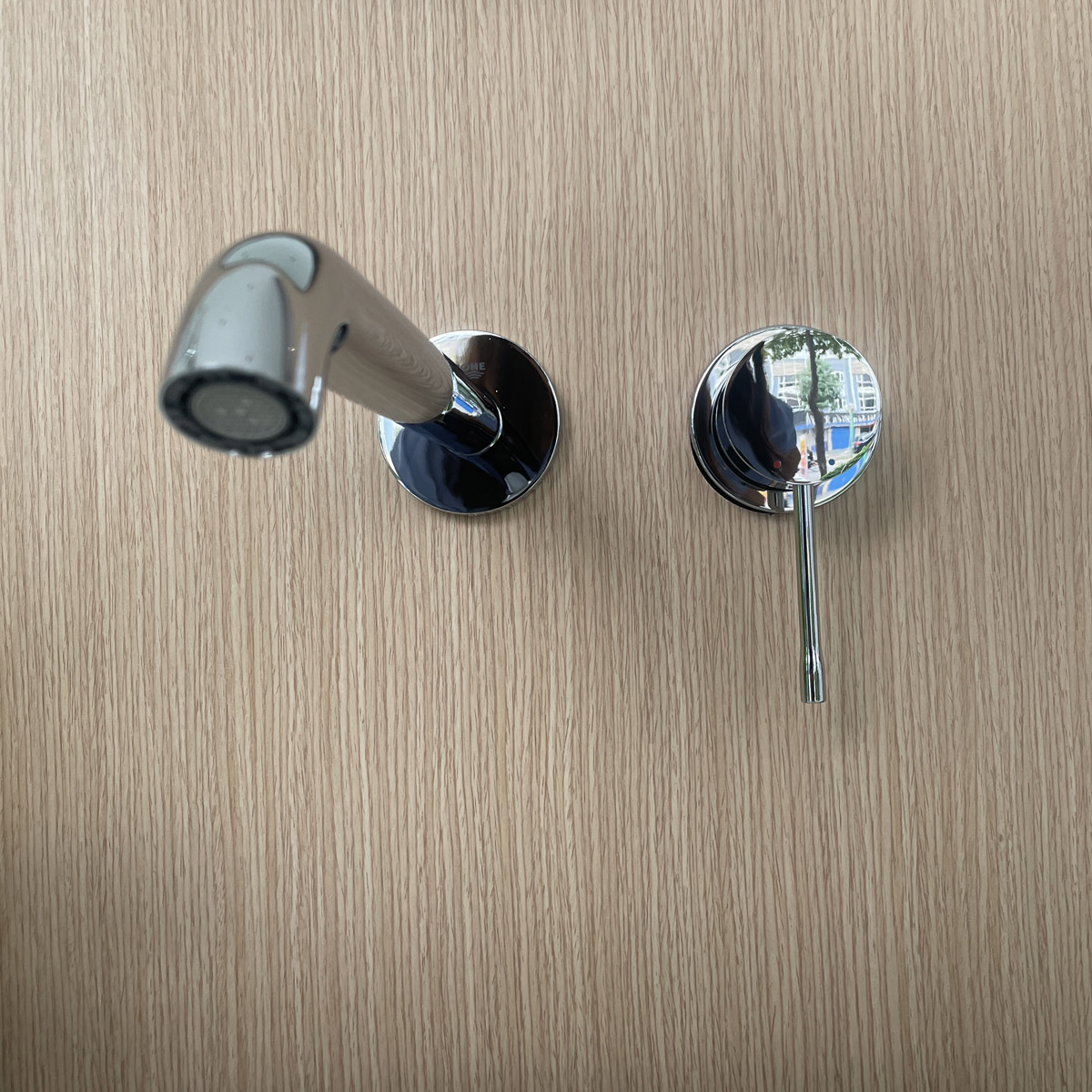 Vòi lavabo gắn tường nóng lạnh 2 lỗ Essence New Grohe 19967001 - 5