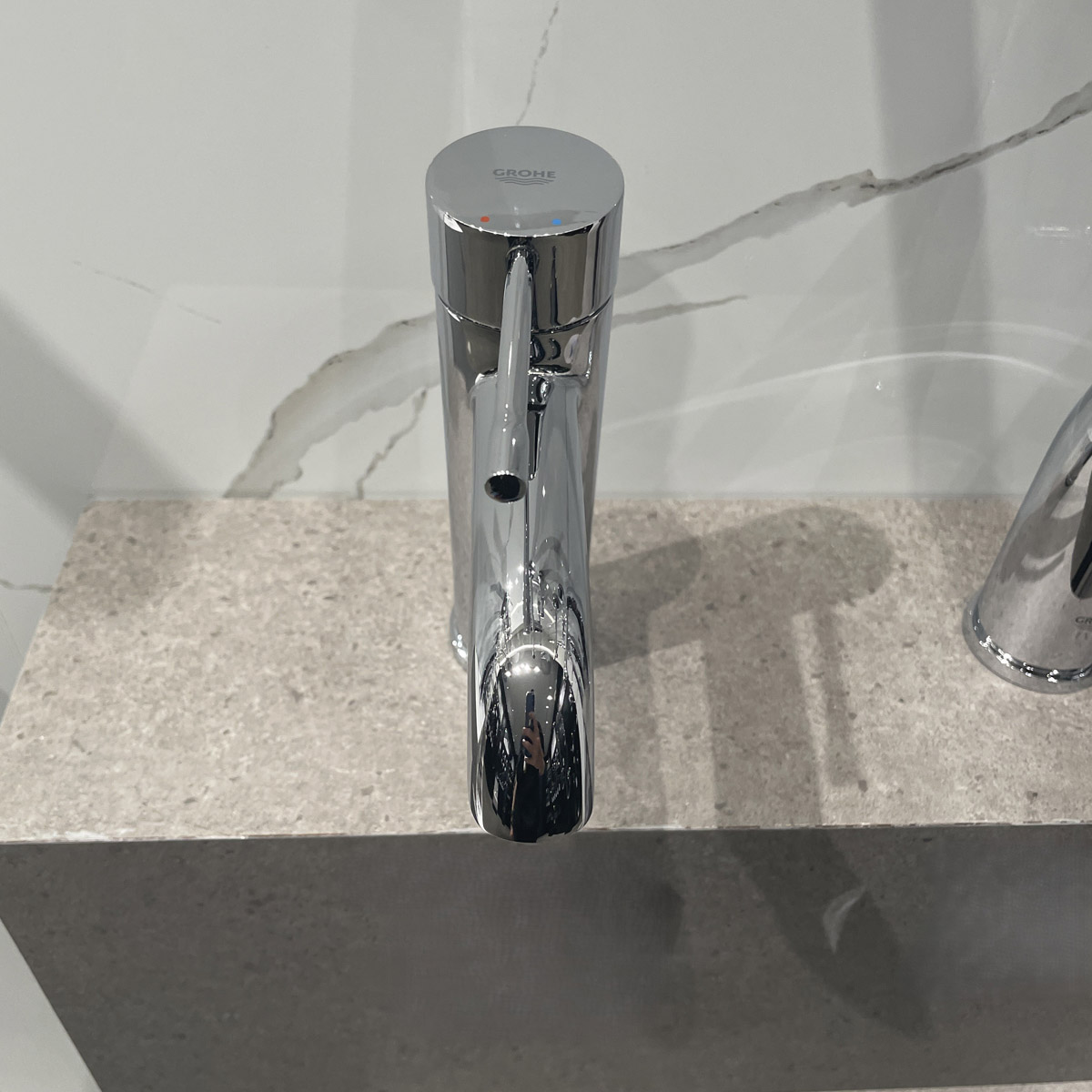 Vòi chậu nóng lạnh Essence S-size GROHE 23589001 - 8
