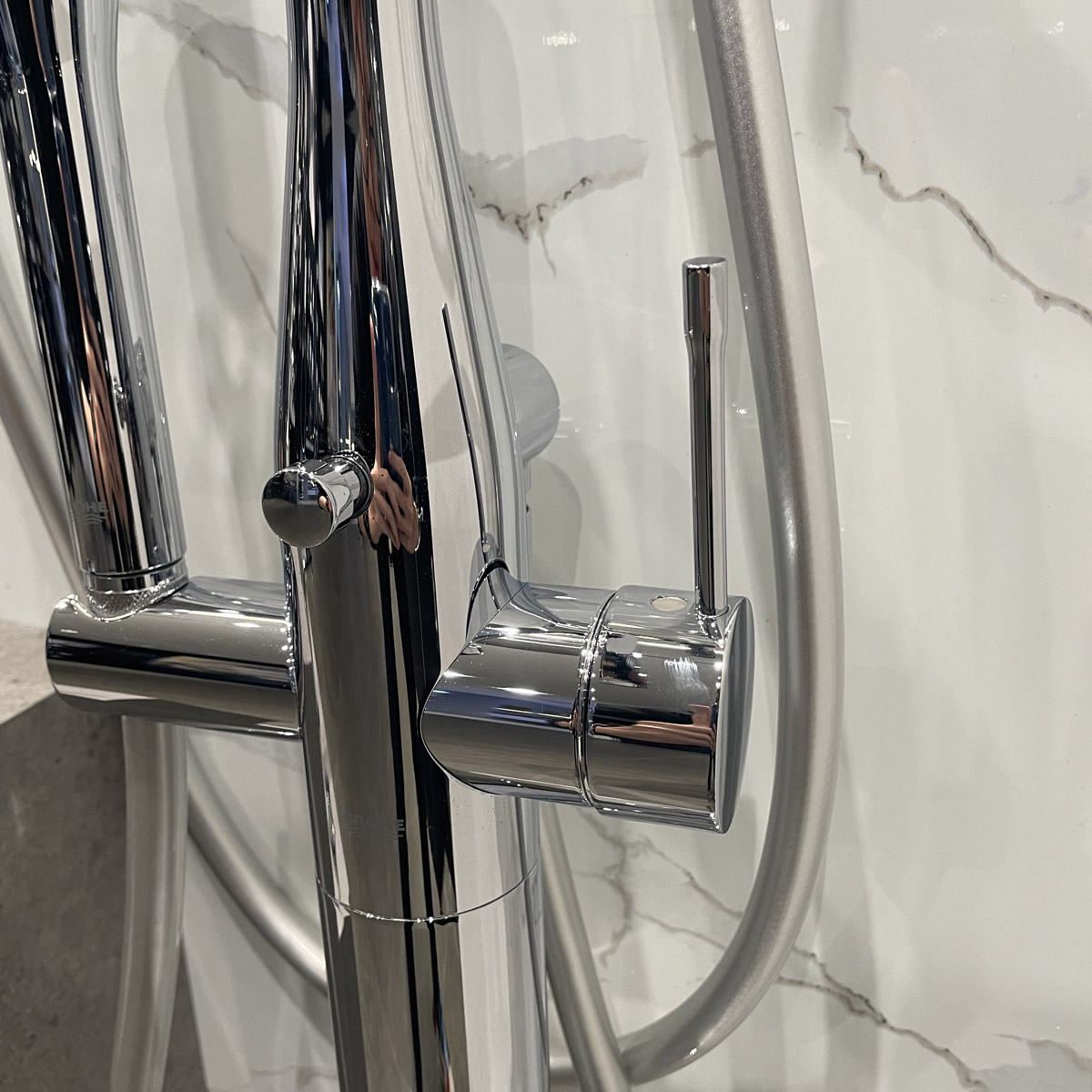 Vòi bồn tắm đặt sàn nóng lạnh Essence GROHE 23491001 - 13