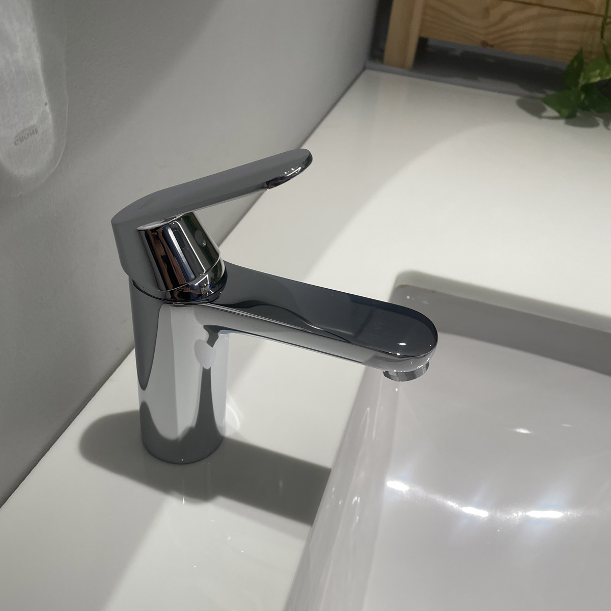 Vòi chậu nóng lạnh Eurosmart Cosmo M-size GROHE 23325000 - 3