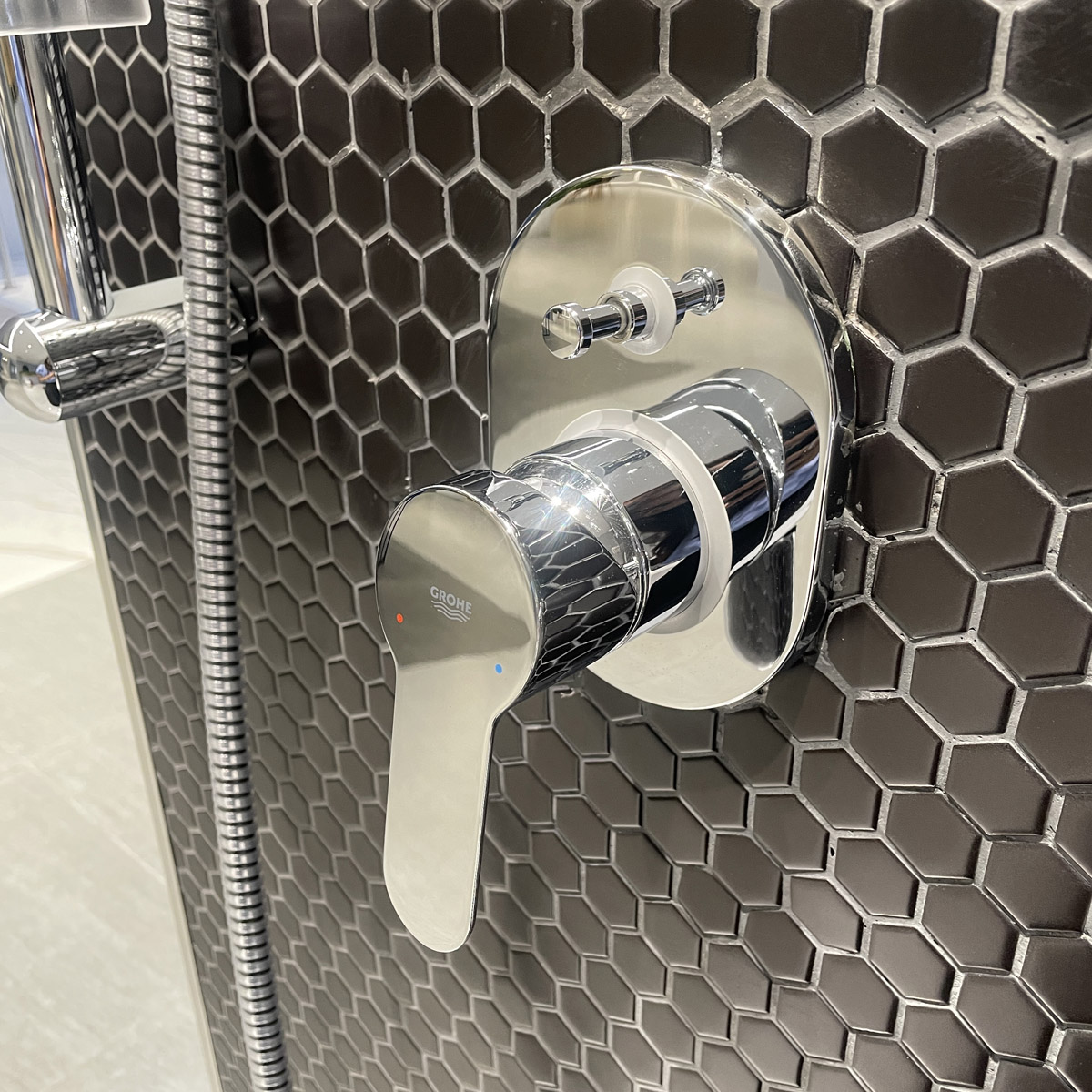 Van nóng lạnh kèm chuyển hướng 2 đường BauEdge GROHE 29039000 - 4