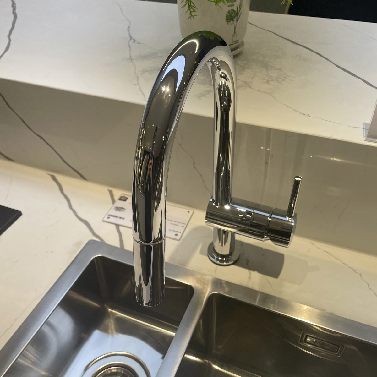 Vòi bếp dây rút nóng lạnh Minta Touch GROHE 31358002 - 3