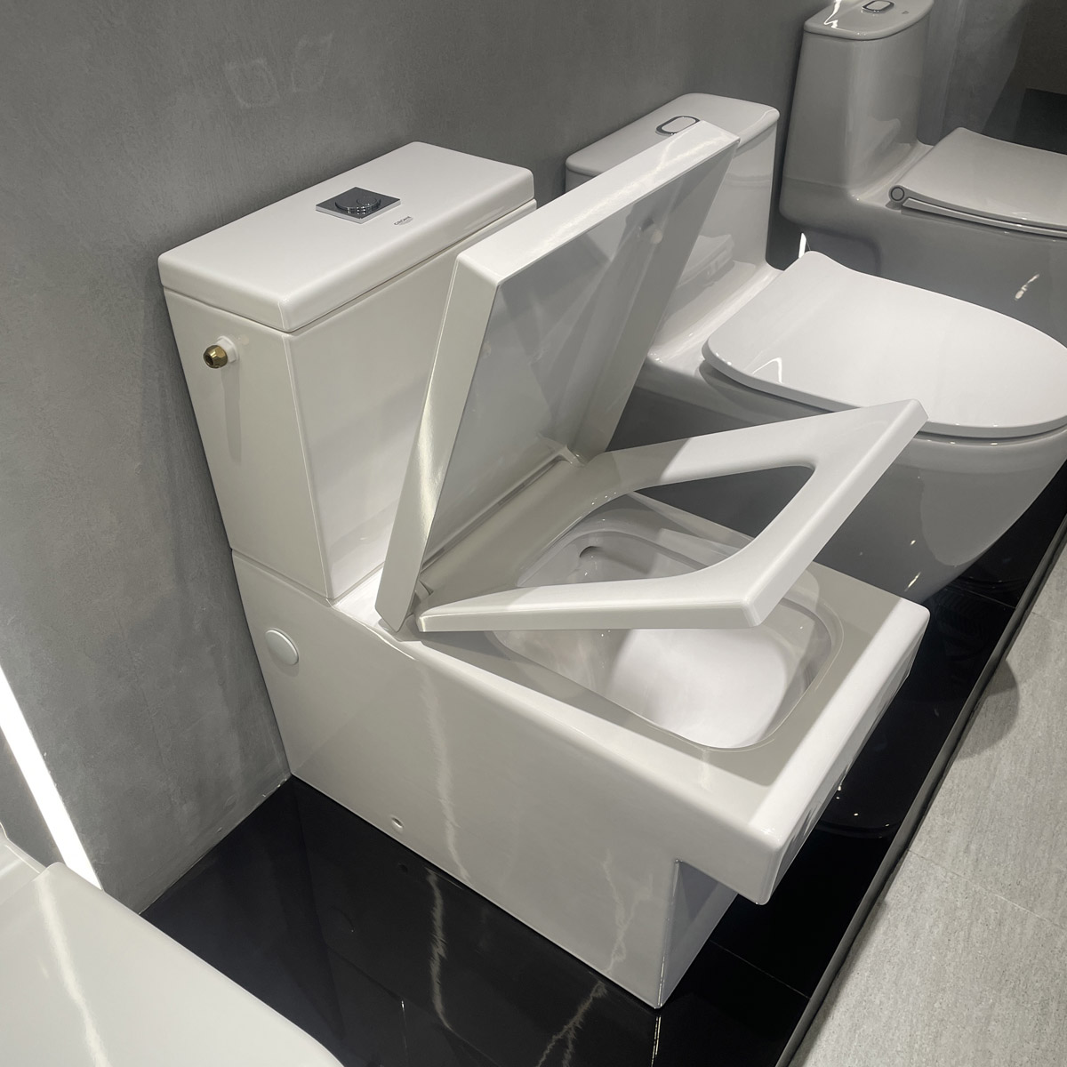 Nắp bồn cầu đóng êm Cube Ceramic GROHE 39488000 - 8