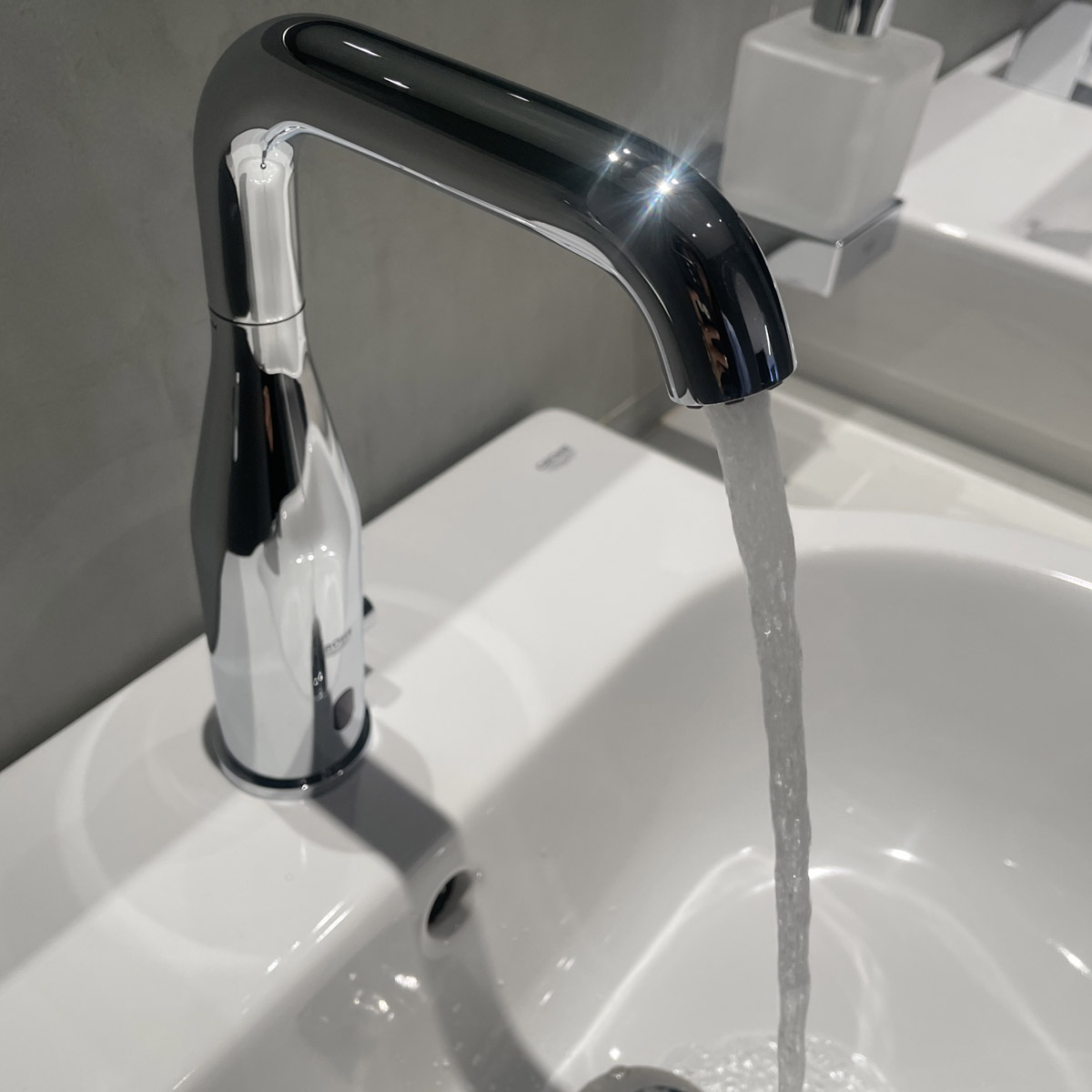 Vòi chậu nóng lạnh cảm ứng dùng pin Eurocube E GROHE 36445000 - 13