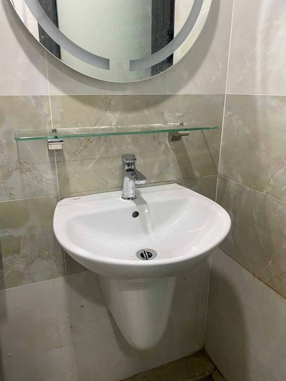 Chậu rửa lavabo treo tường INAX L-285V (L285V) (L-285VFC) - 9