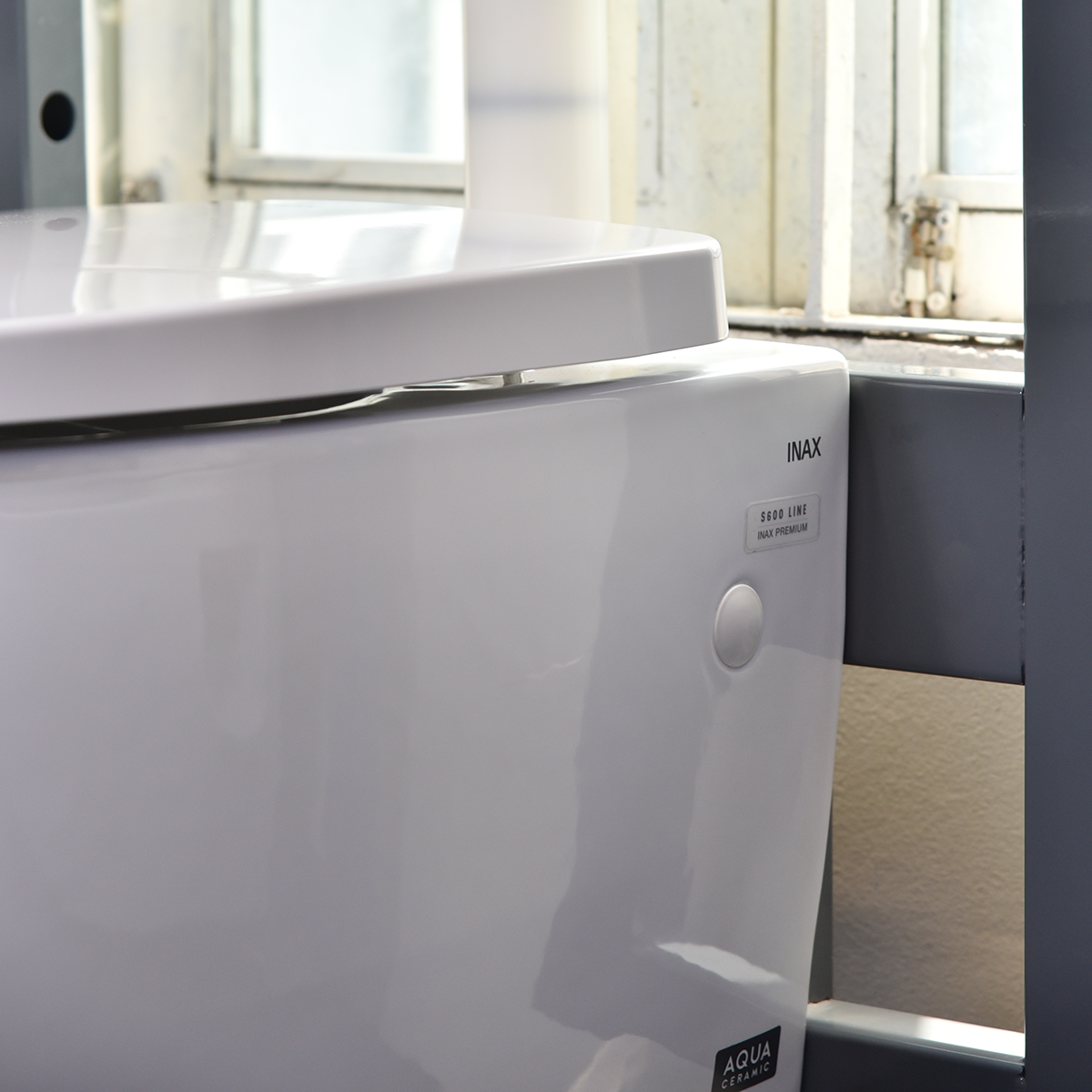 Bồn cầu treo tường INAX AC-952VN (AC952VN) nắp đóng êm - 15
