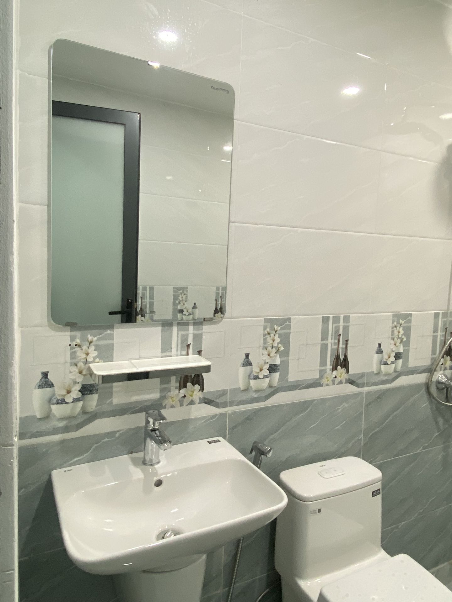 Chậu rửa lavabo treo tường INAX AL-289V (AL289V) (AL-289VFC) men Aqua Ceramic - 13