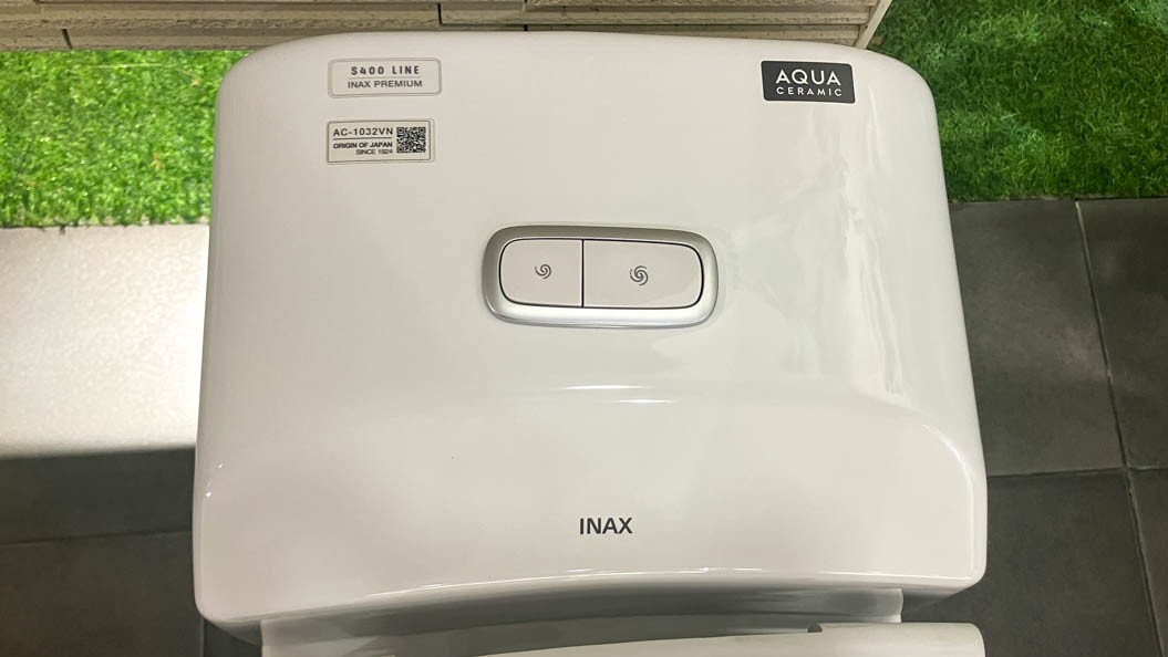 Bồn cầu 1 khối INAX AC-1032VN (AC1032VN) nắp đóng êm - 13