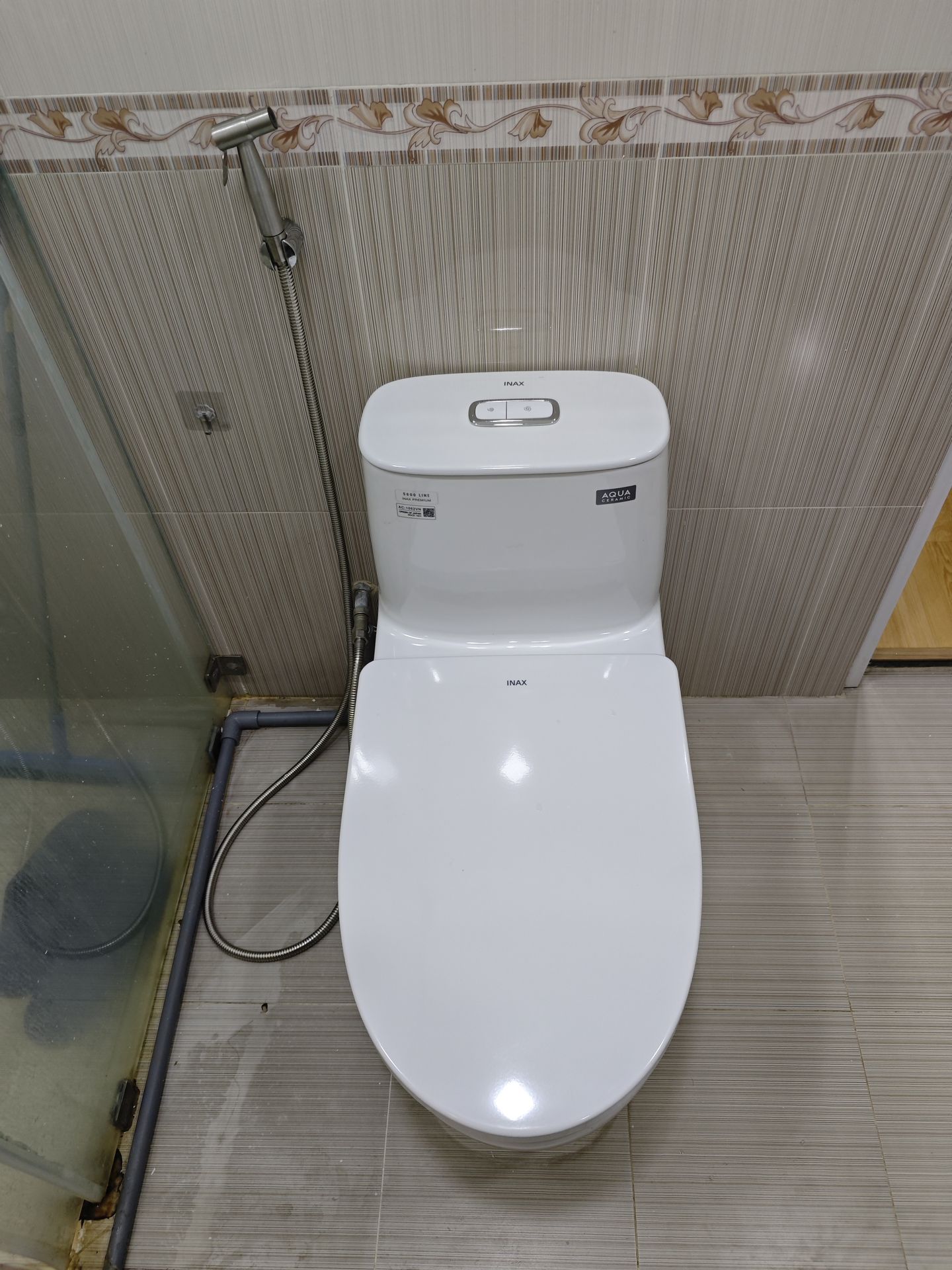 Bồn cầu 1 khối INAX AC-1052VN (AC1052VN) nắp đóng êm - 18