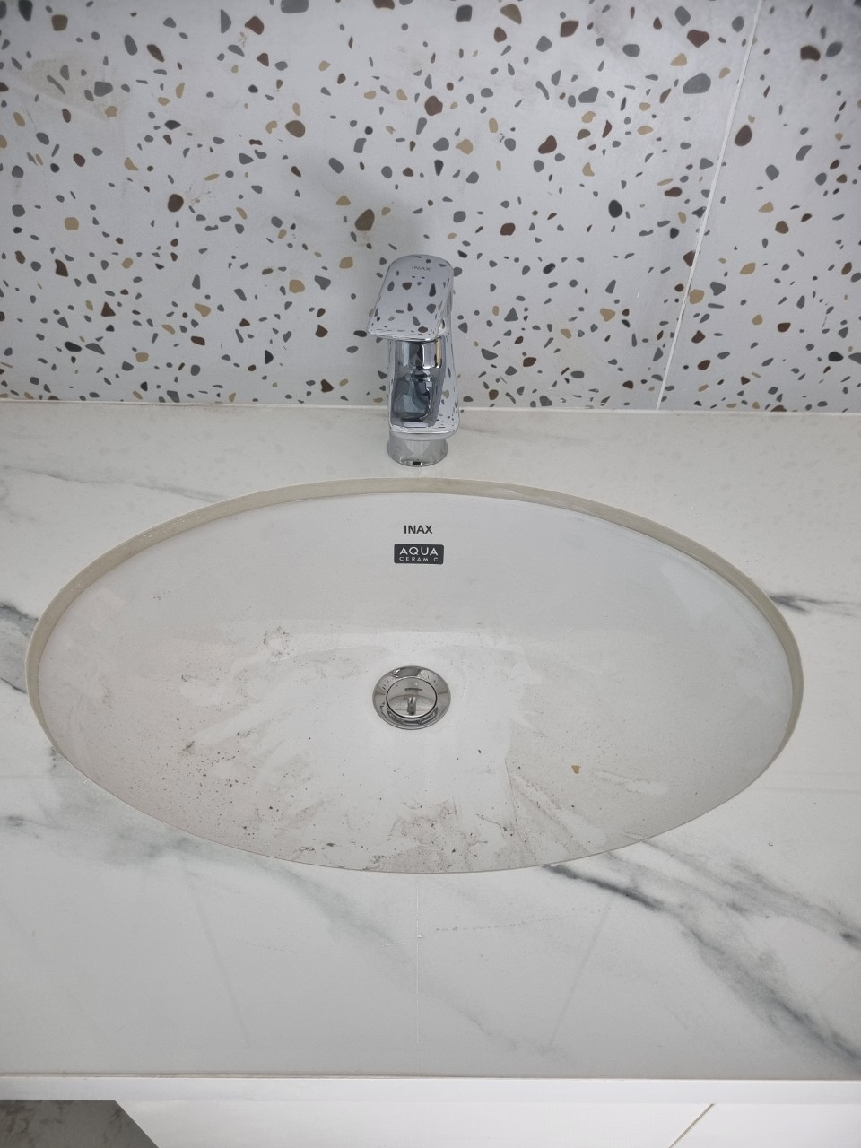 Chậu rửa mặt lavabo âm bàn INAX AL-2216V/BW1 men Aqua Ceramic - 9