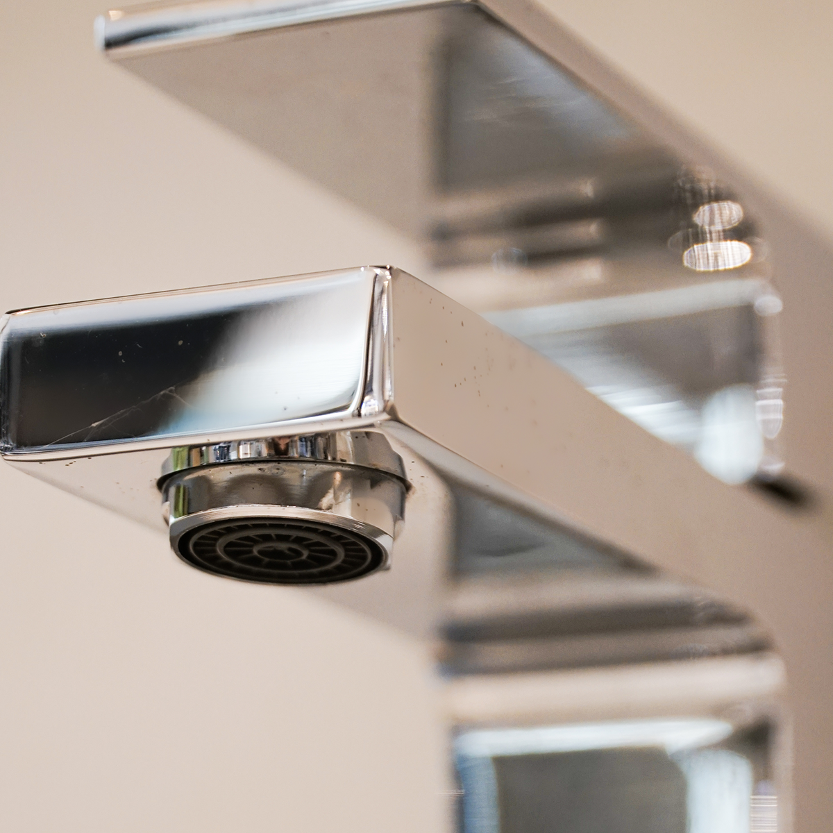 Vòi chậu lavabo nóng lạnh INAX LFV-402S (LFV402S) - 15