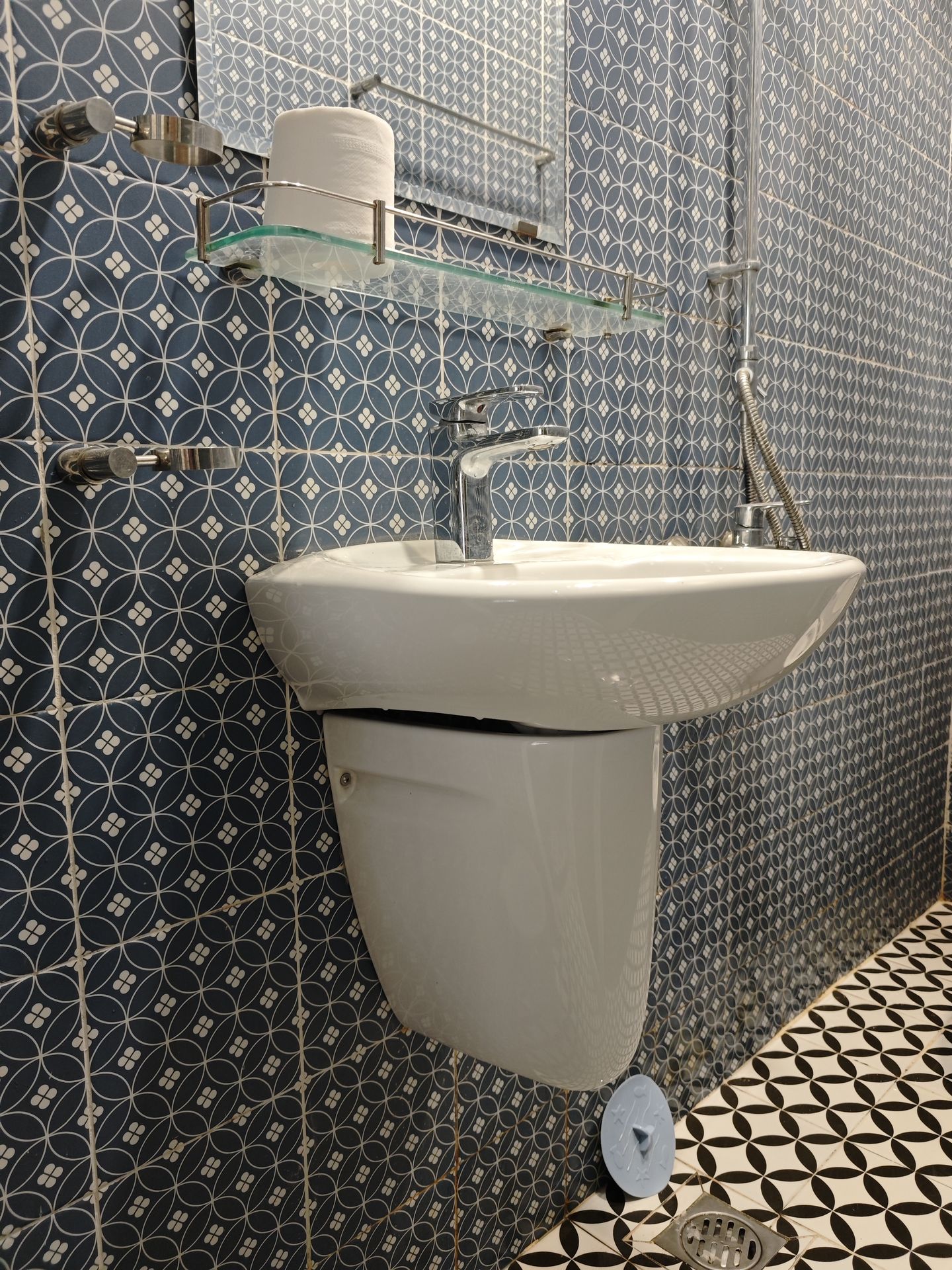 Chậu rửa lavabo treo tường INAX L-284V (L284V) (L-284VFC) - 8