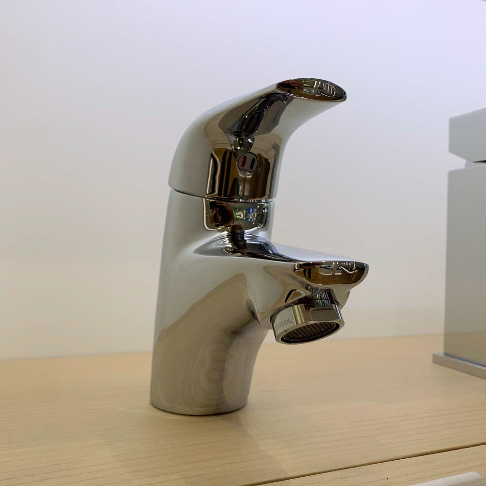 Vòi chậu lavabo nóng lạnh INAX LFV-3002S (LFV3002S) - 5