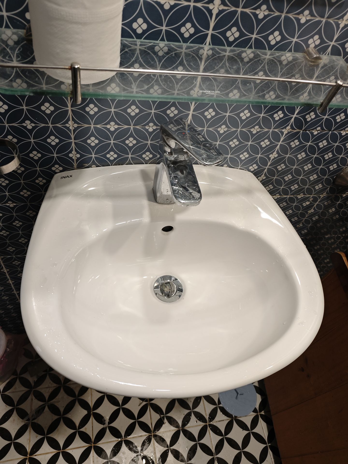 Chậu rửa lavabo treo tường INAX L-284V (L284V) (L-284VFC) - 9