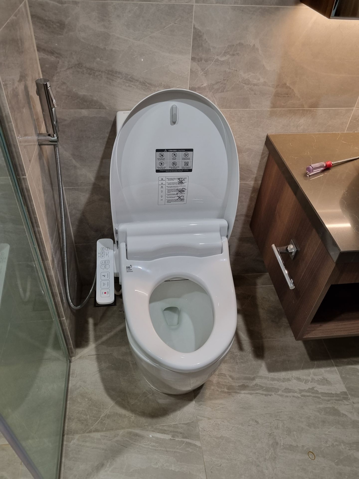 Nắp rửa điện tử thông minh INAX CW-H17VN (CWH17VN) - 9