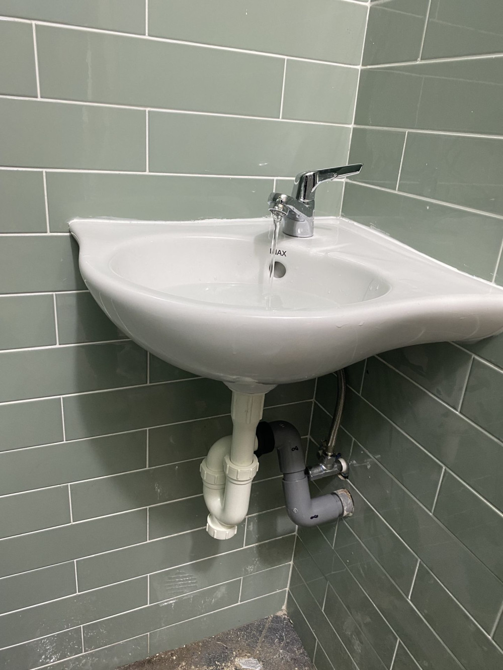 Chậu rửa lavabo treo tường INAX L-281V (L281V) đặt góc - 7