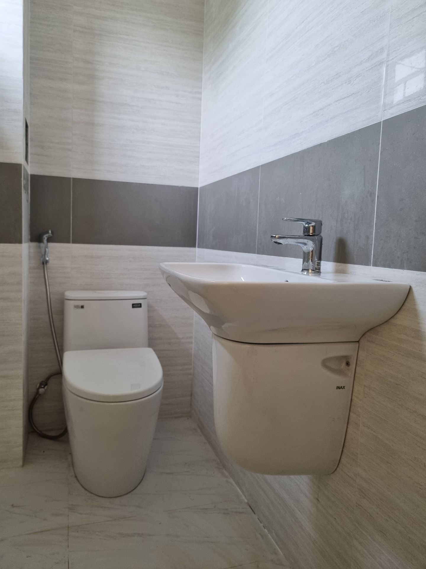 Chân chậu lavabo lửng INAX L-288VC (L288VC) - 9