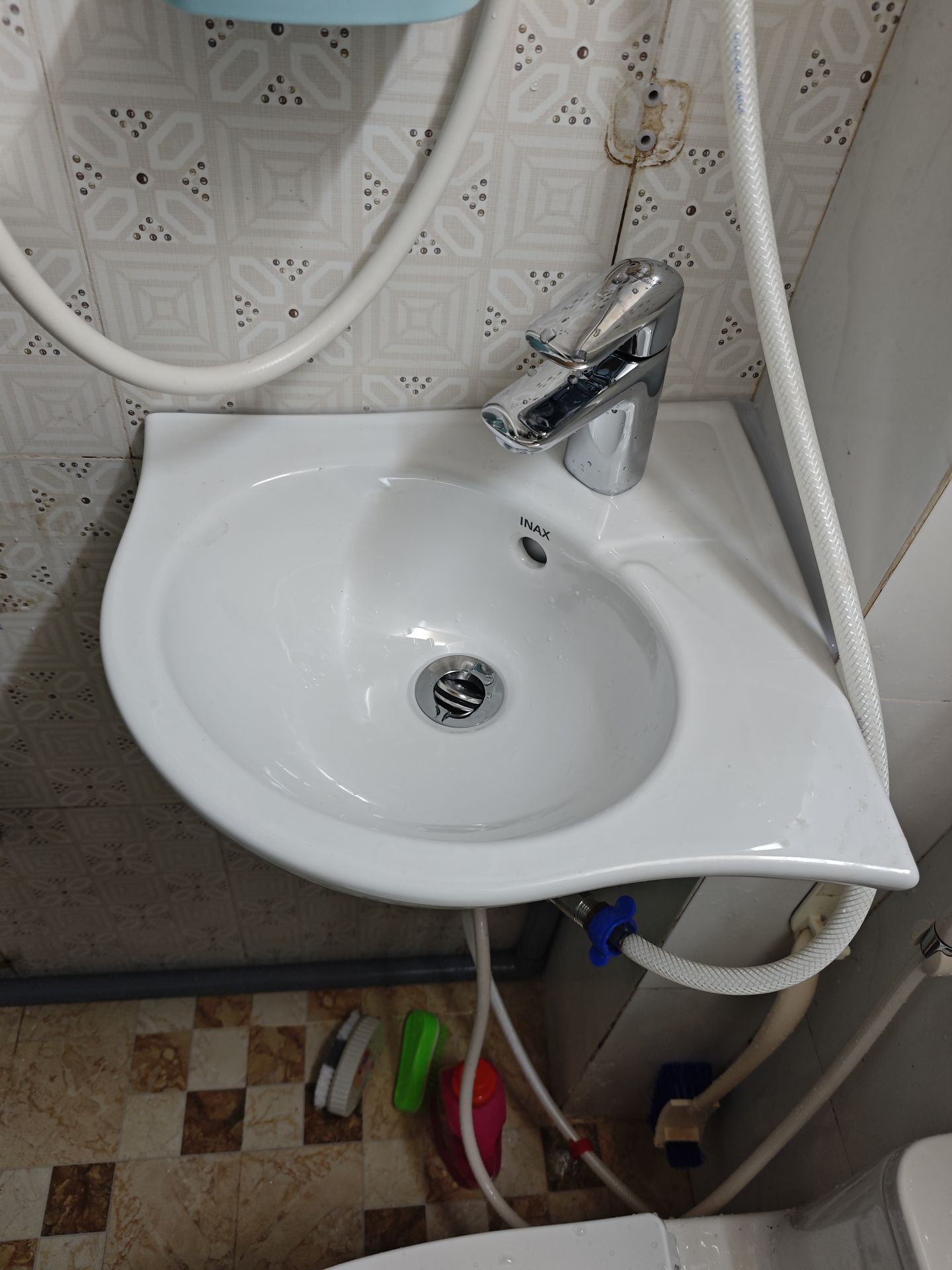 Chậu rửa lavabo treo tường INAX L-281V (L281V) đặt góc - 5