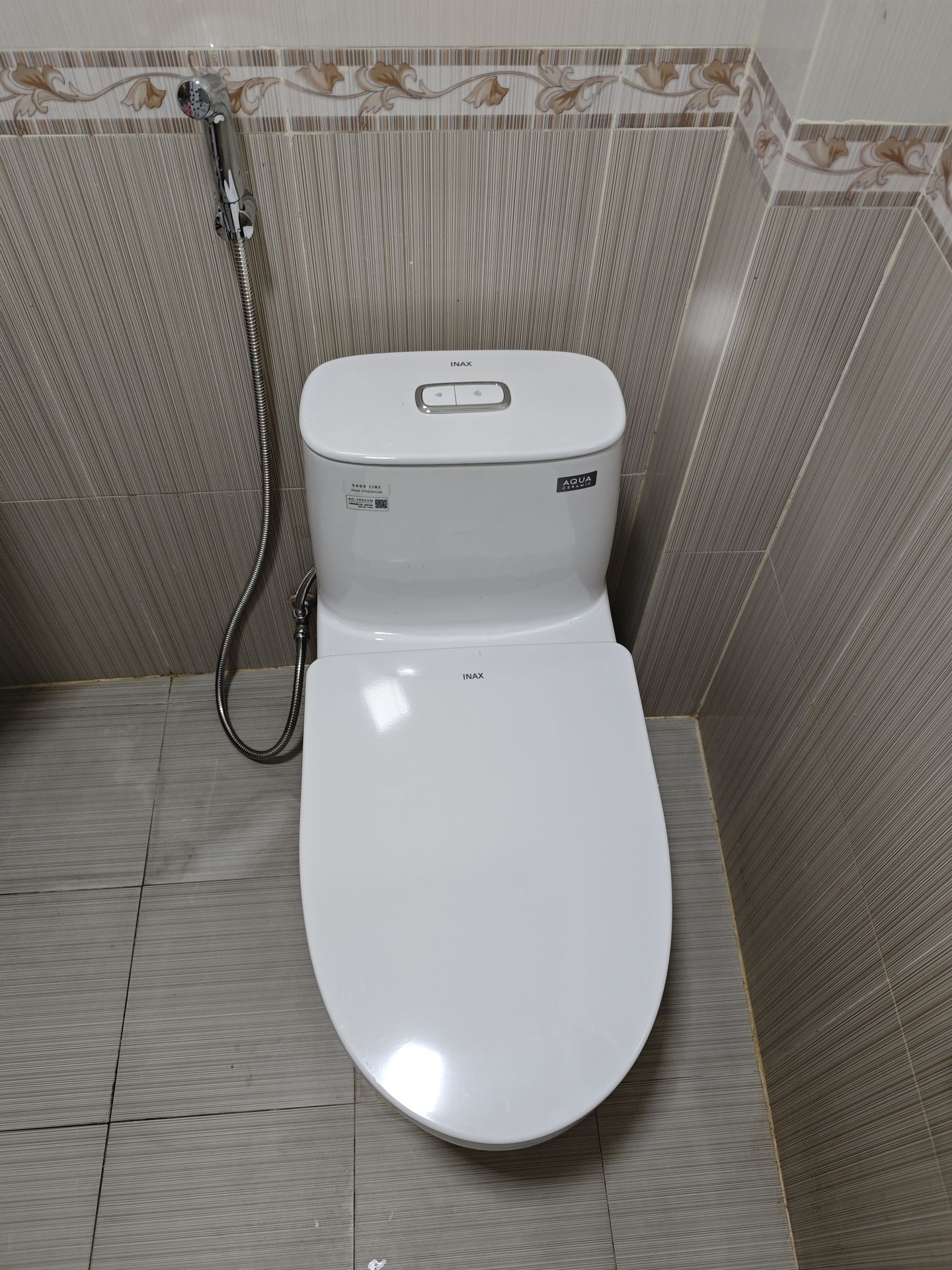 Bồn cầu 1 khối INAX AC-1052VN (AC1052VN) nắp đóng êm - 20