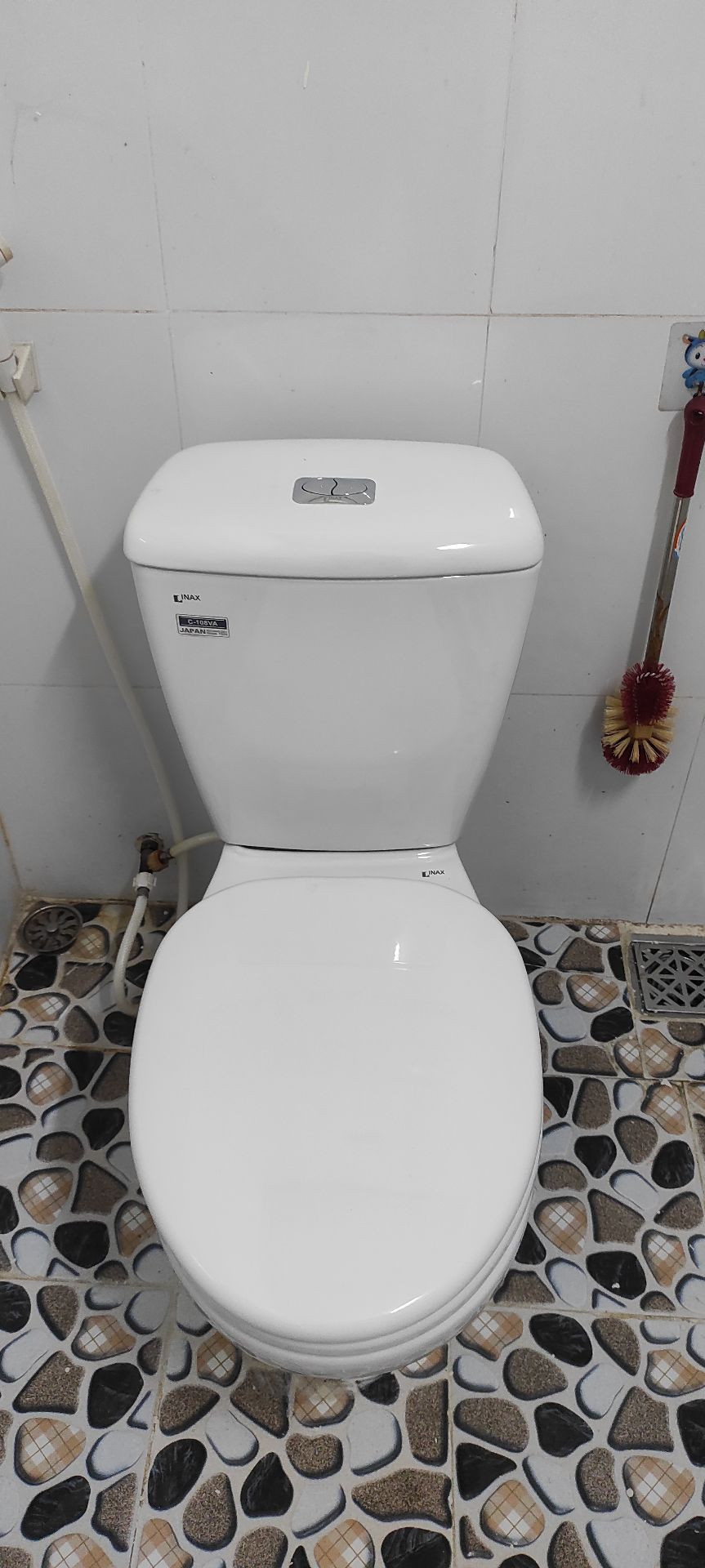Bồn cầu 2 khối INAX C-108VAN (C108VAN) nắp đóng êm - 3