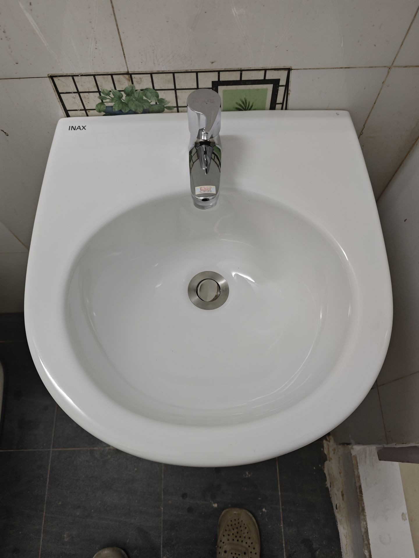 Chậu rửa lavabo treo tường INAX L-282V (L282V) (L-282VFC) - 5