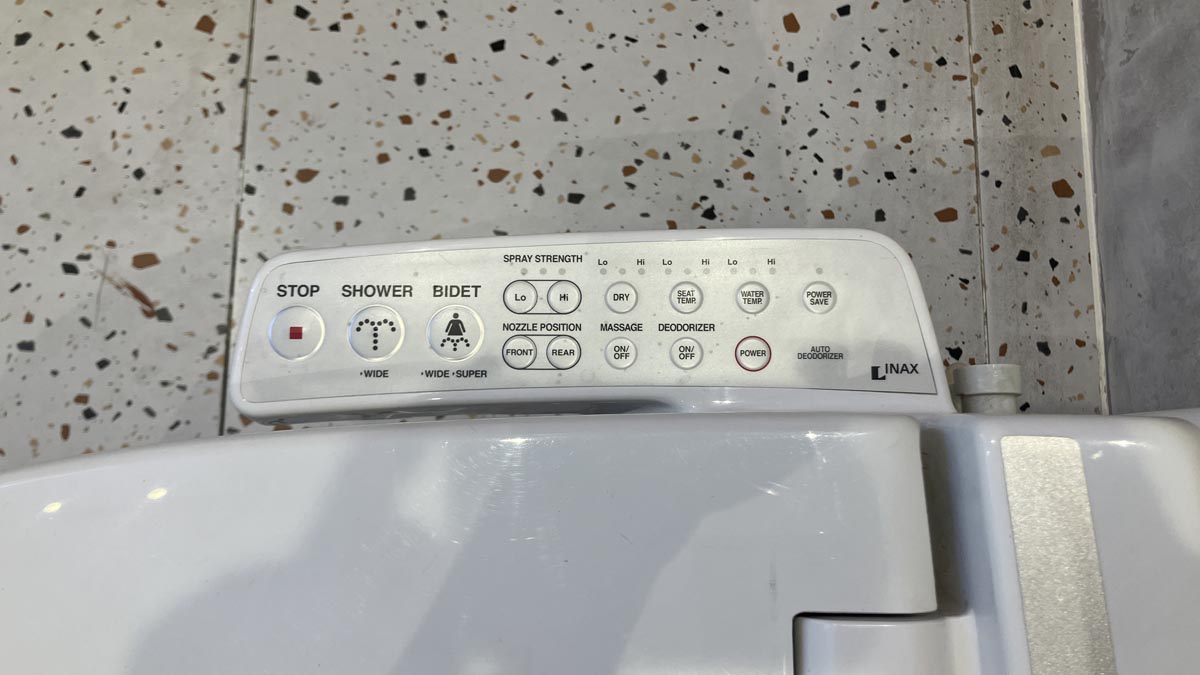 Bồn cầu 1 khối nắp điện tử INAX AC-1008R + CW-KA22AVN - 7