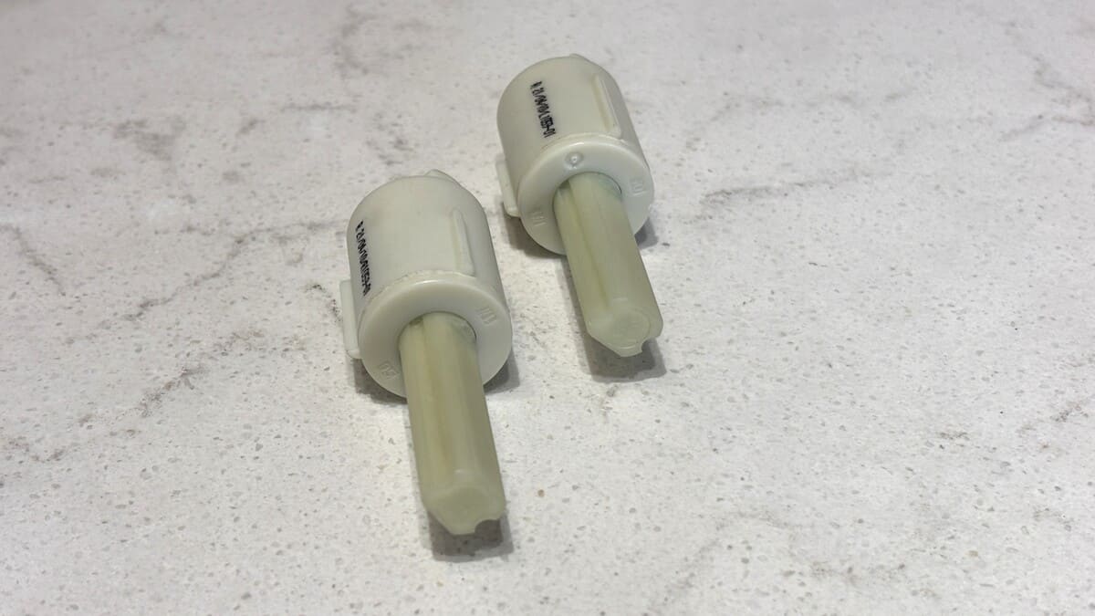 Chốt nắp đóng êm INAX A-1008VS-3/BW1 - 4