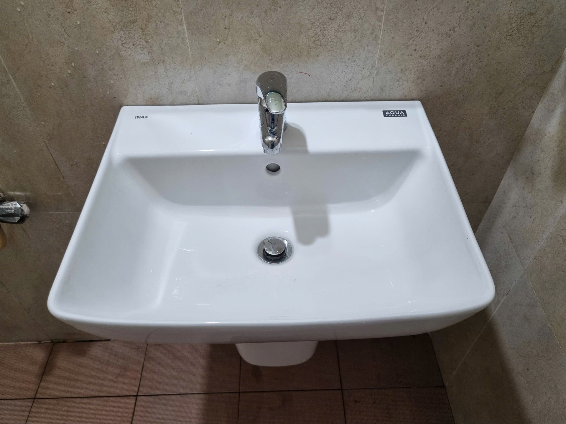 Chân chậu lavabo lửng INAX L-298VC (L298VC) - 11