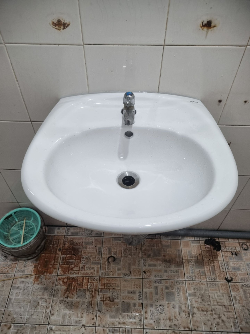 Chậu rửa lavabo treo tường INAX L-284V (L284V) (L-284VFC) - 11