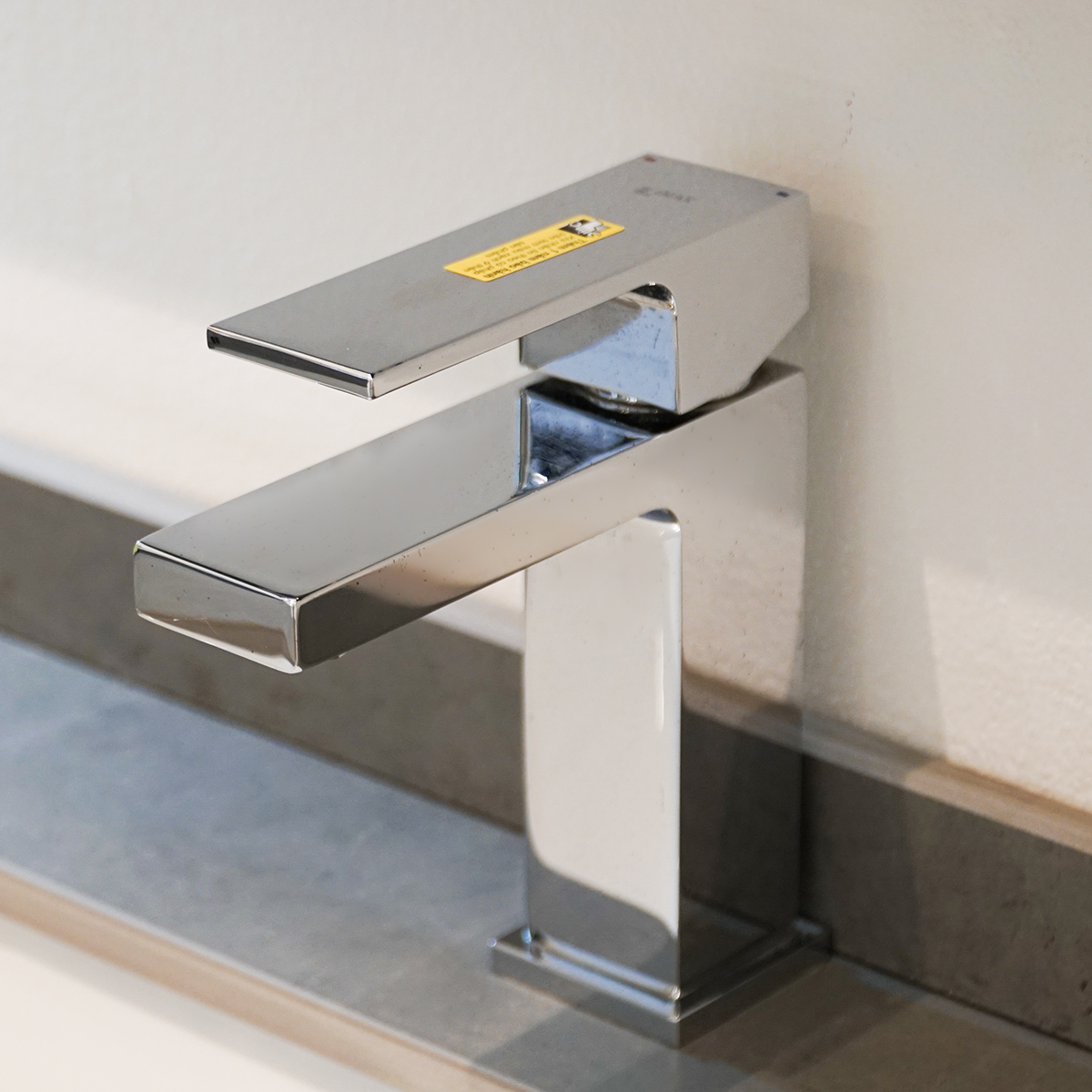 Vòi chậu lavabo nóng lạnh INAX LFV-402S (LFV402S) - 17